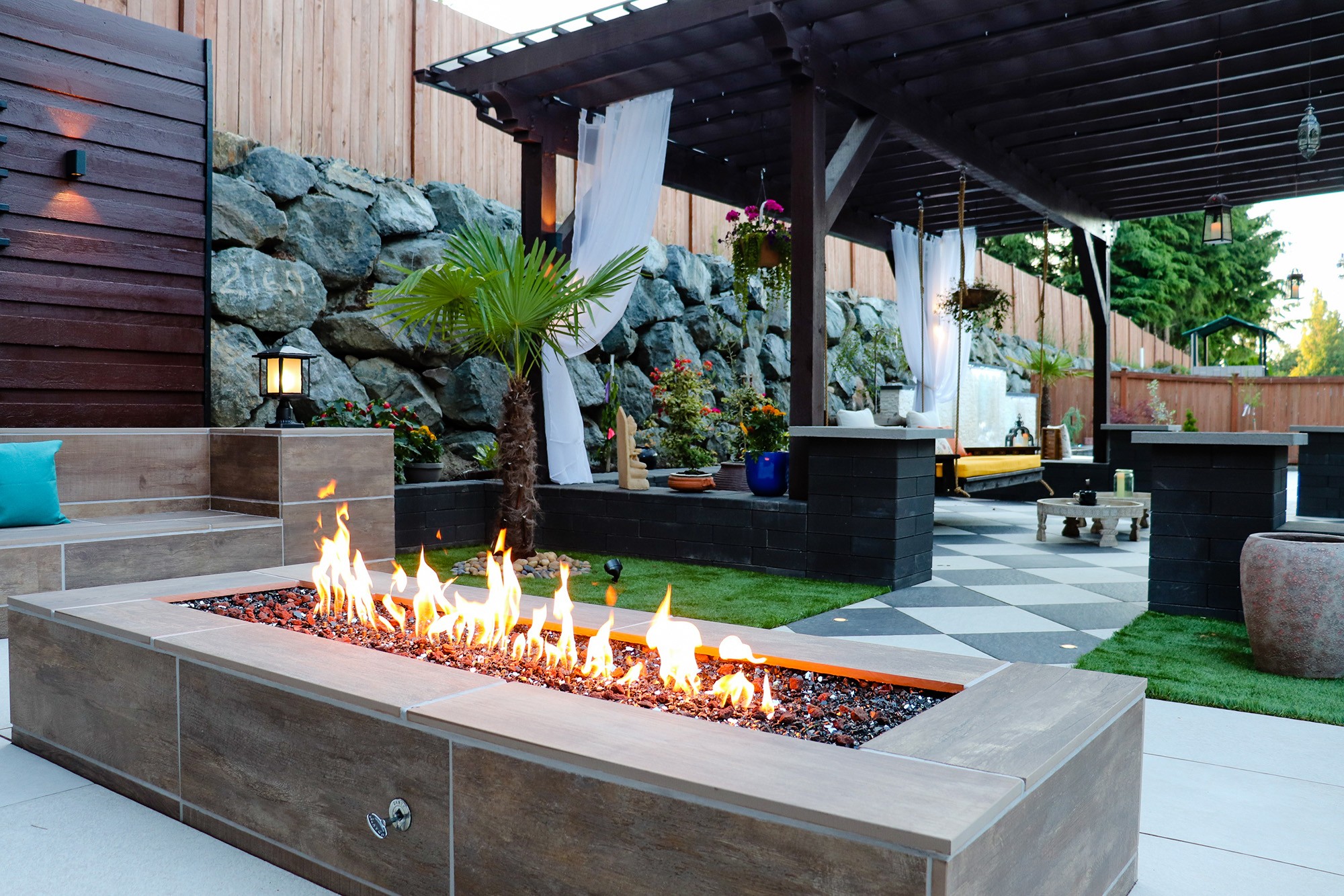 Read more about the article 3 Great Reasons to Install a Custom Fire Pit in Seattle