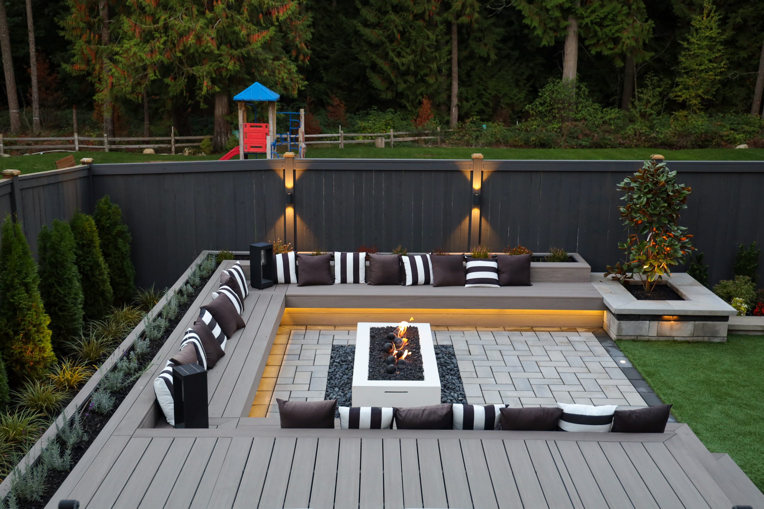 Read more about the article How Do You Create an Outdoor Living Space?